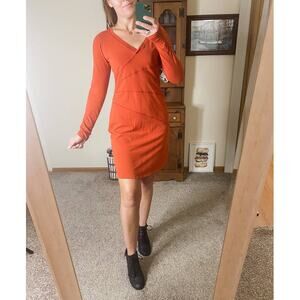 Athleta Burnt orange long sleeve vneck dress